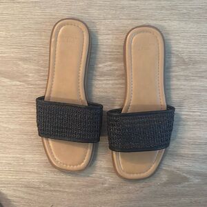 Abercrombie and Fitch black sandals